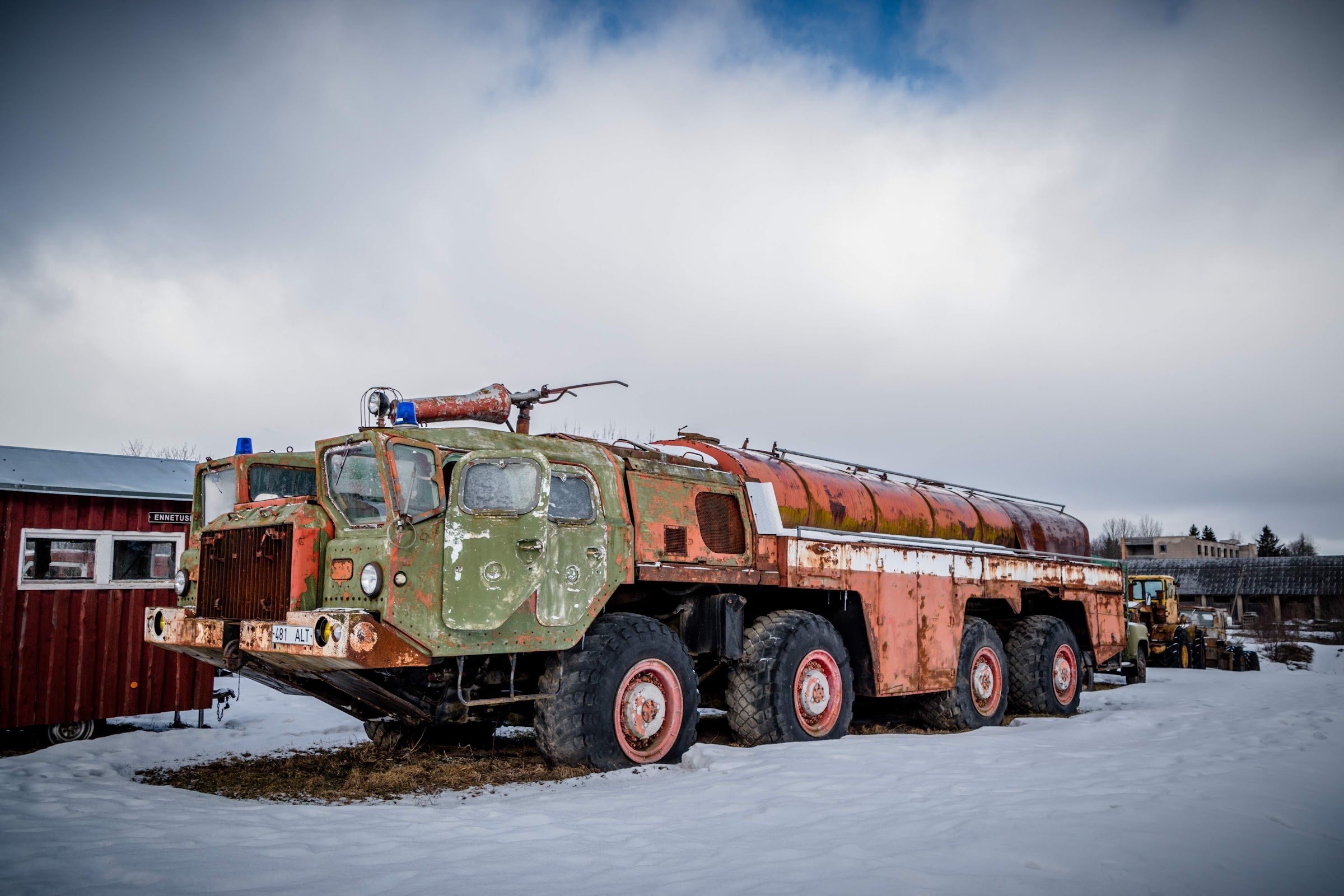 Järva-Jaani Vanatehnika varjupaik / OldTech Park